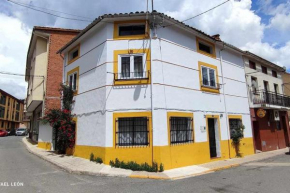 La casa amarilla Candeleda